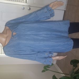 Intro 1x tunic dramatic tier ruffle sleeve with grommets on sleeve & vneck